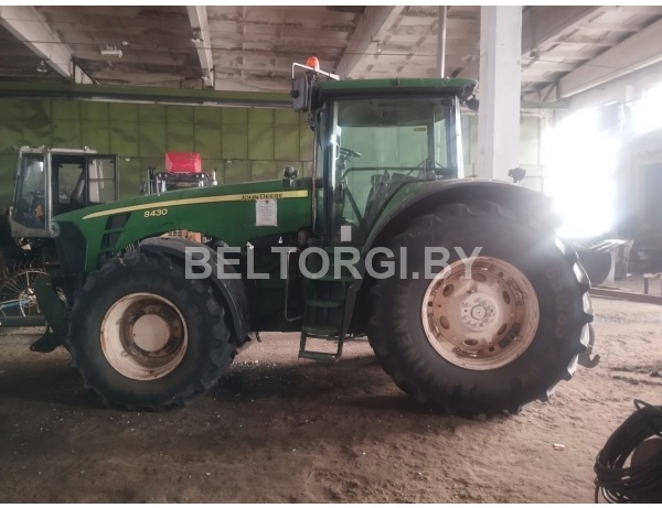 Трактор колесный «John Deere 8430» (без двигателя), регистрационный знак ЕВ-3 5432, заводской номер RW8430P006874, г.в. 2006, инв.№360