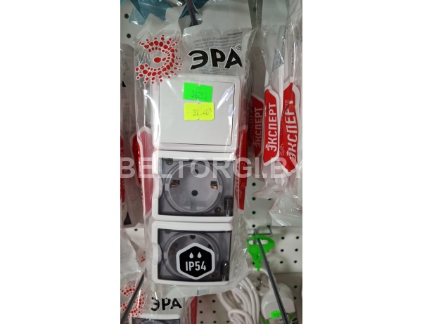 11-7403-01 ЭРА Блок две розетки+выключатель IP54, 16A(10AX)-250В, ОУ, Эра Эксперт, белый (5/50/800)