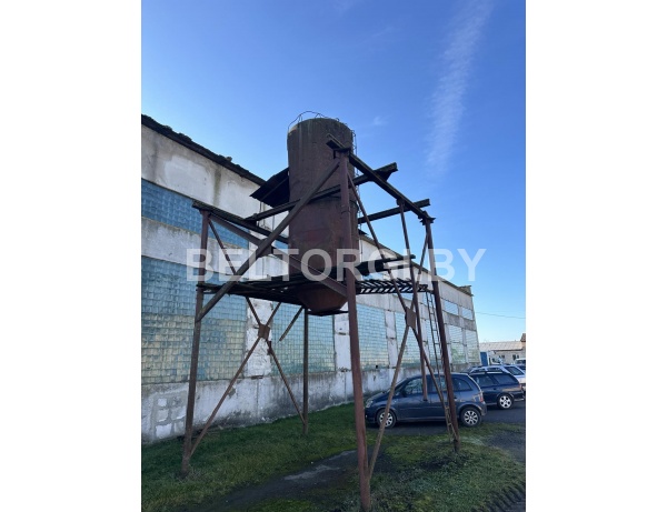 Бункер для опилок с постаментом