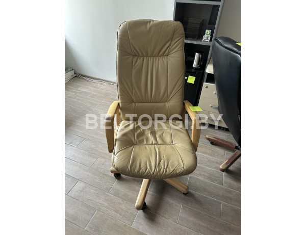 Офисная мебель - столы, кресла, шкафы