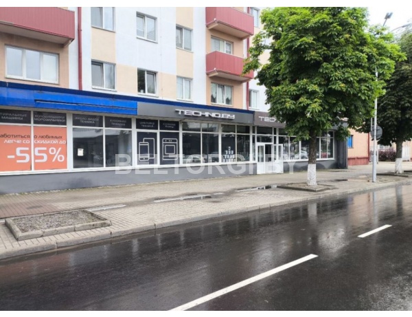 Помещение магазина общей площадью – 883,3м2 по адресу: Могилевская обл., г. Бобруйск, ул. Октябрьская, 136-103