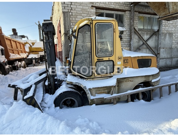 Автопогрузчик вилочный АМКОДОР 451А 2010 г.в., рег.знак АВ- 1 5200, заводской номер 0710410