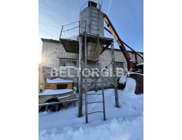 Емкость № 2 для сбора опилок с электродвигателями, год выпуска не установлен, заводской номер не установлен