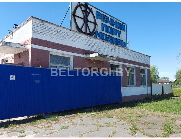 Одноэтажное кирпичное здание проходной 