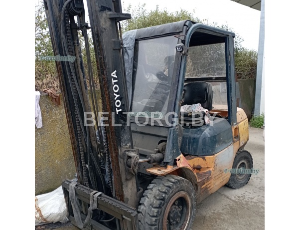 Погрузчик вилочный дизельный TOYOTA 62-7FDF30, 2004 г.в., № кузова 607FDF30 11303