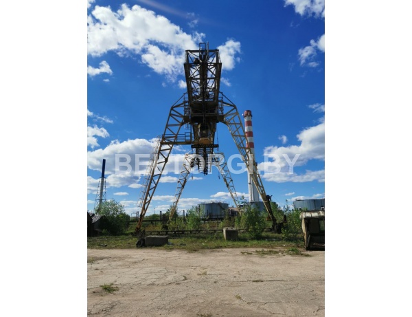 Кран козловой двухконсольный с грузовой тележкой ККС-10Т25-20-У1, с подкрановыми путями протяжённостью 51,5 м.