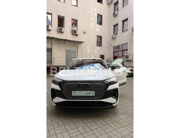 Легковой автомобиль внедорожник универсал Audi Q4 50 e-tron Quattro, 2024 г.в., цвет – белый, VIN: LFVVB9G32R5233214