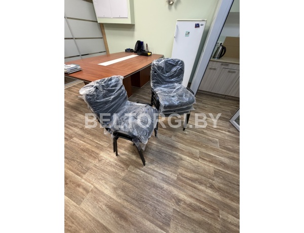 Стулья офисные ISO новые, 5шт