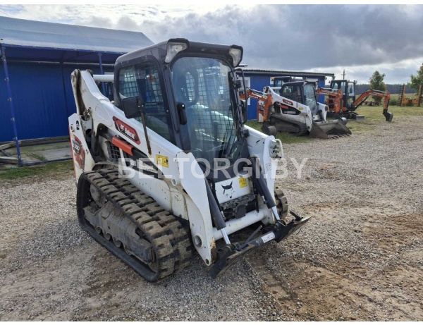 Гусеничный погрузчик BOBCAT T590, идент.номер B4KV11943